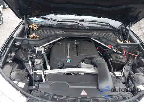 2015 BMW X5 xDrive35I z USA, uszkodzony, nr VIN 5UXKR0C59F0K65562